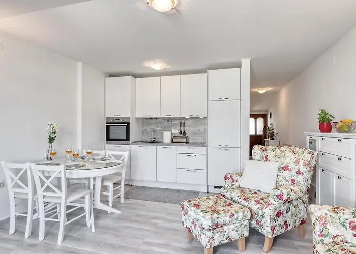 Penthouse Zola With Private Parking * Medulin