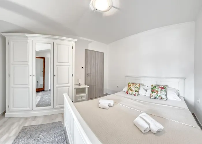 Apartman Penthouse Zola With Private Parking Medulin